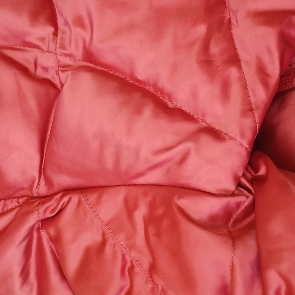Women's Red The North Face ALIS Quilted Puffer Jacket - Size Medium - Picture 10 of 12